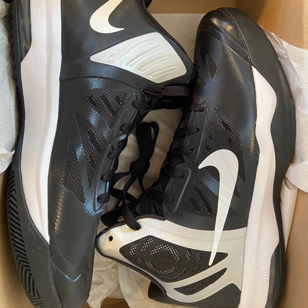 NIB Nike AirMax Sneakers size 11